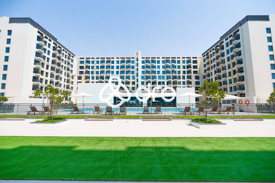 27 414 Liva, Town Square26. jpg