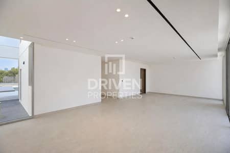 5 Bedroom Villa for Rent in Jumeirah Park, Dubai - Lake Facing and Brand New | Luxury Finishes