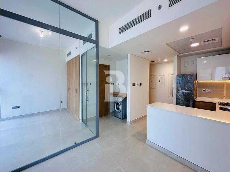 Radiant Bay | Canal & Pool View | Vacant 7 Oct 2026 Radiant Bay | Canal & Pool View | Vacant 7 Oct 2026