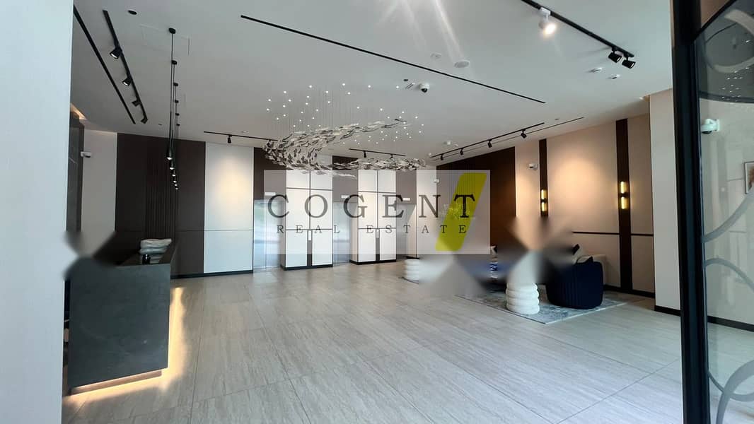 21 lobby_photo2_edited. jpg