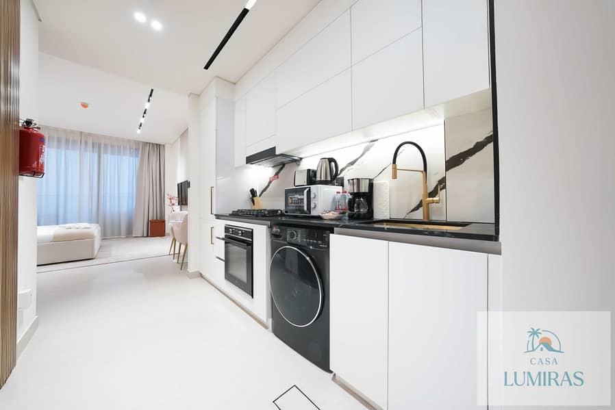 11 Kitchen main. jpg