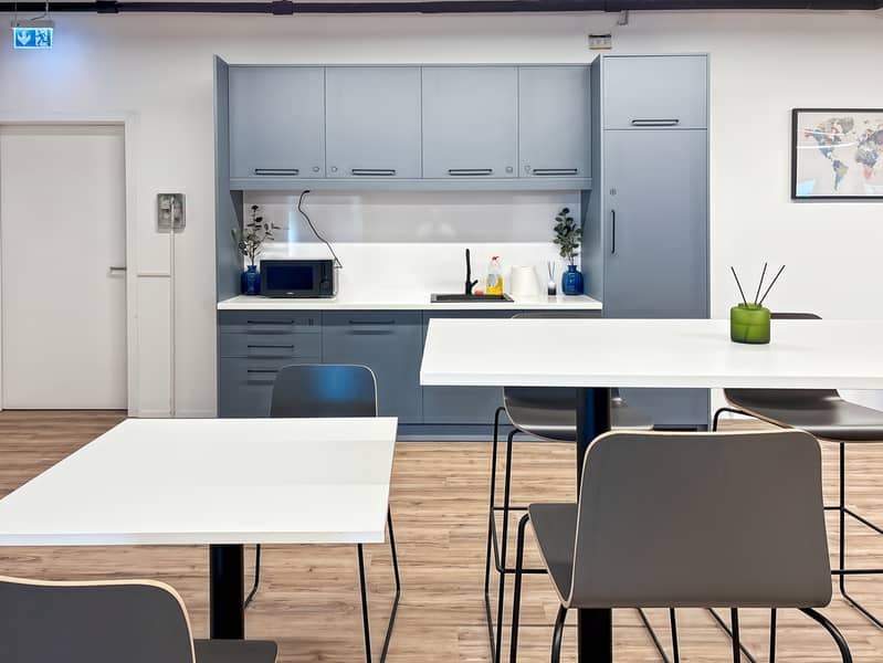 8 Regus_Debrecen, Debrecen International Airport_Hungary_Centre 7658_Refresh Area 1. jpg