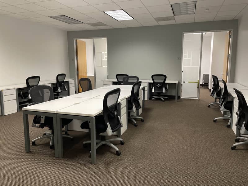 Regus_DullesCorner_USA_Centre317_Office4. jpeg Regus_DullesCorner_USA_Centre317_Office4. jpeg