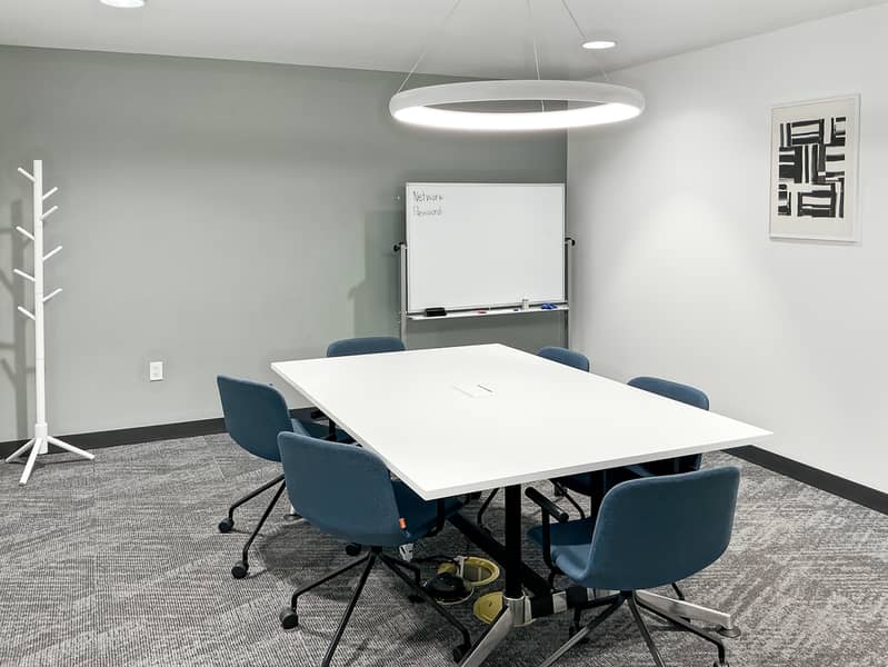 5 Regus_NV, Las Vegas - E Carson St_USA_Centre 6216 NCO_Board Room 1_LOCATIONHEROIMAGE. jpg