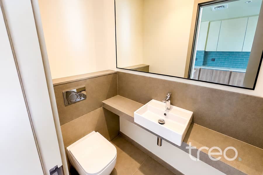 6 Powder room . jpg