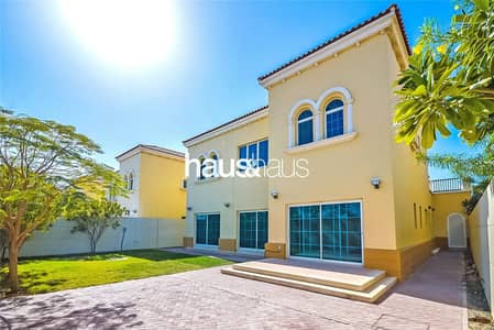 4 Schlafzimmer Villa zum Verkauf in Jumeirah Park, Dubai - Villa in Jumeirah Park,District 8, 4 schlafzimmer, 7850000 AED - 16501218 4 Schlafzimmer Villa zum Verkauf in Jumeirah Park, Dubai - Villa in Jumeirah Park,District 8, 4 schlafzimmer, 7850000 AED - 16501218
