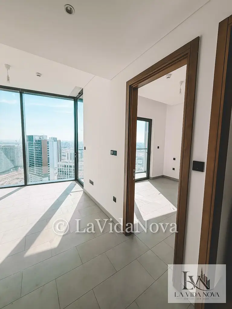 Bright and spacious 1-bedroom for RENT / Waves Hartland/ High floor