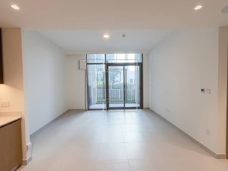 2 Living Room. jpeg