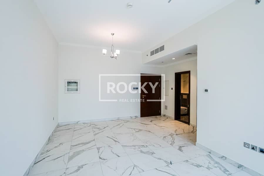 3 ART 18 - living area (4). jpg