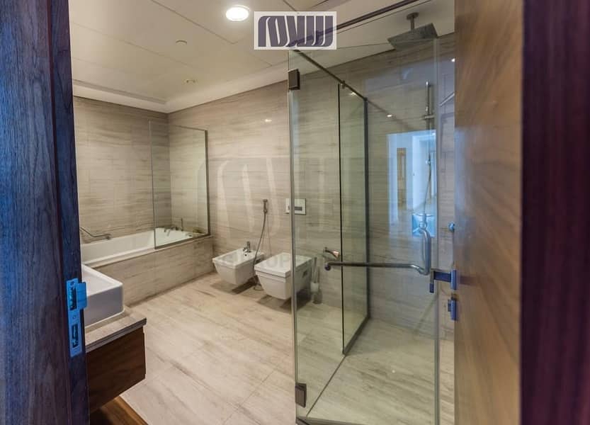 9 Bathroom. jpg