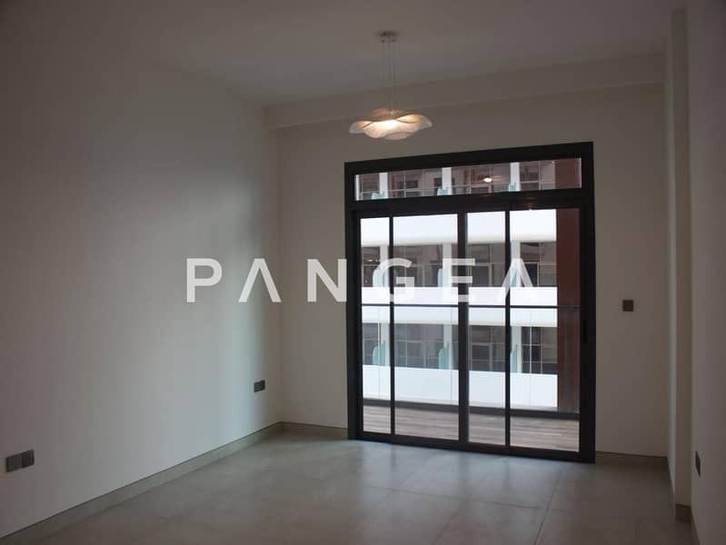 Up to 6 Cheques | Brand New | Middle Floor Up to 6 Cheques | Brand New | Middle Floor
