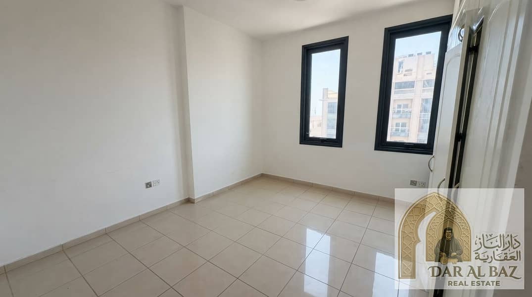 4 Enhancing_real_estate_listing_ph…_20260914014658. jpeg