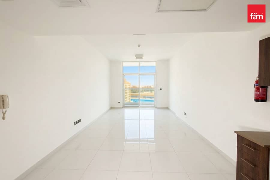 Spacious | Balcony | Pool & Gym | Prime Location Spacious | Balcony | Pool & Gym | Prime Location