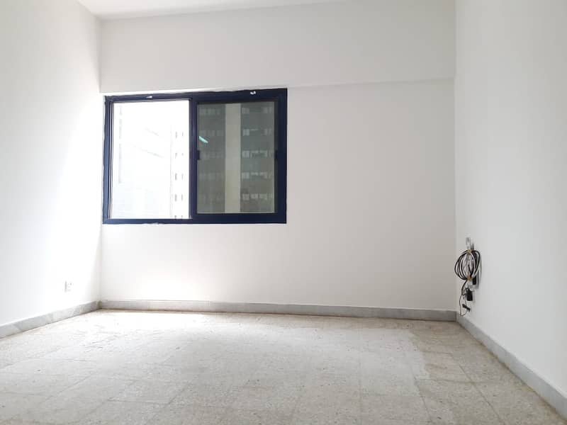 1 Bedroom Hall on Liwa Street near WTC Mall in Building , Rent 42K-4 Payments