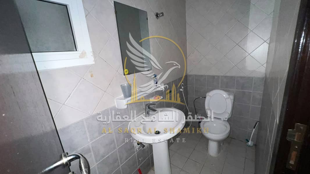 15 apartment-for-rent-2-bedroom-alqlyaa-alsharqa-bathroom-01. jpg