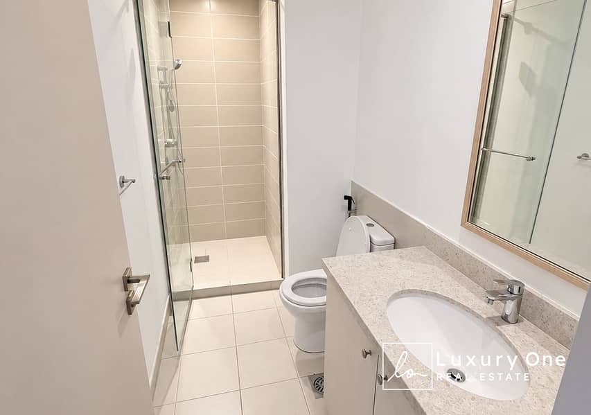 14 Downstairs Bathroom. png