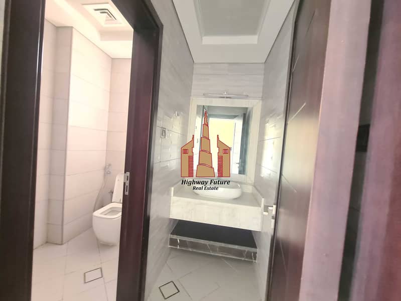 36 1000556236. jpg