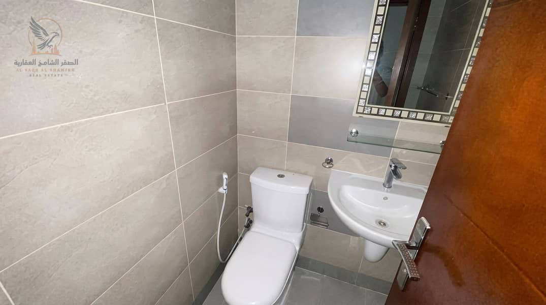 18 18فرصة مميزة للإيجار في عجمان غرفتين وصالة بالجرف اثنين مساحة كبيرة غرفة ستور ثلاثة حمامات بلكونتان أمام نستو بجوار مركز الدالتا. jpeg