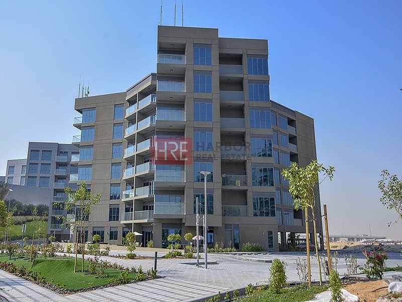 Bright 1BR Brand New Apartment + Balcony