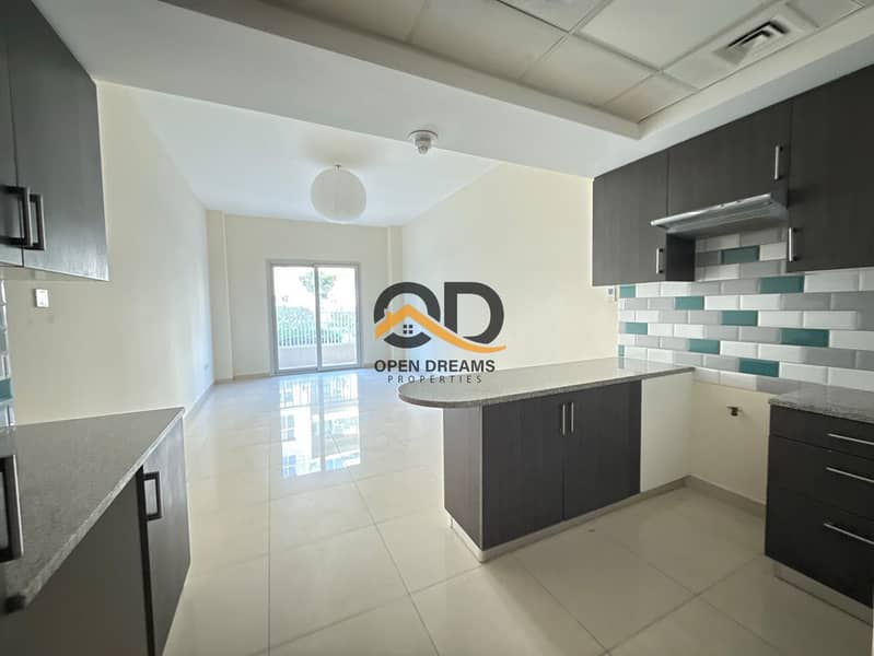4 8e2aa5fb-f545-4be3-90f1-ed34bced827d. jpg