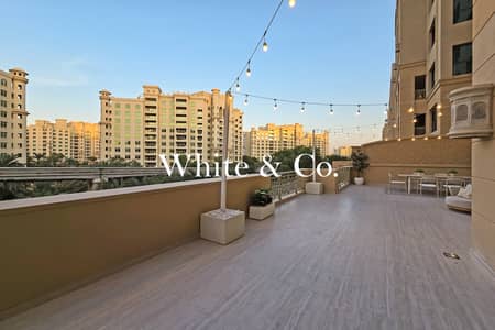2 Bedroom Apartment for Sale in Palm Jumeirah, Dubai - Exclusive | Upgraded | Terrace + Park View