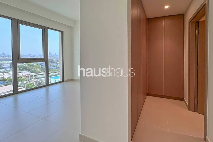 Top Floor I Motivated Seller I Open Views Top Floor I Motivated Seller I Open Views