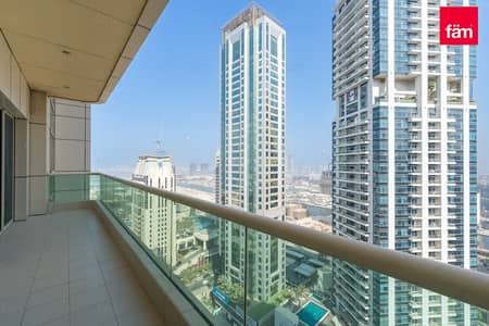 2 Bedroom Flat for Rent in Dubai Marina, Dubai - Partially Renovated I High Floor I Nice Sea Views