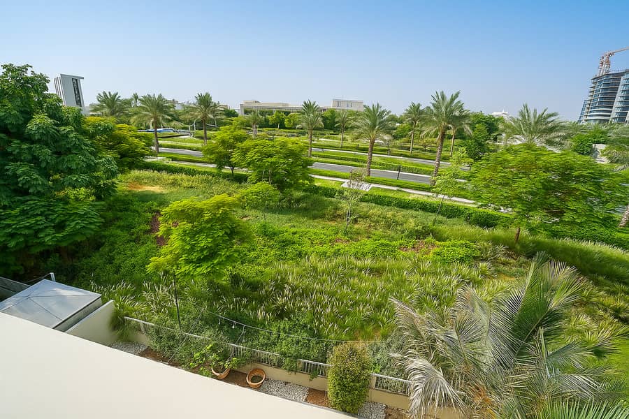 2 20250819_1452_Luxurious Landscape View_remix_01k30z6f21ebct1krenktp1nav. png