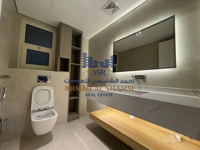12 f4aaf2aa-1cf9-43d7-afa0-e64dc608feec. jpg