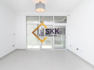 High Floor Apartment with Maid room and Nice view High Floor Apartment with Maid room and Nice view