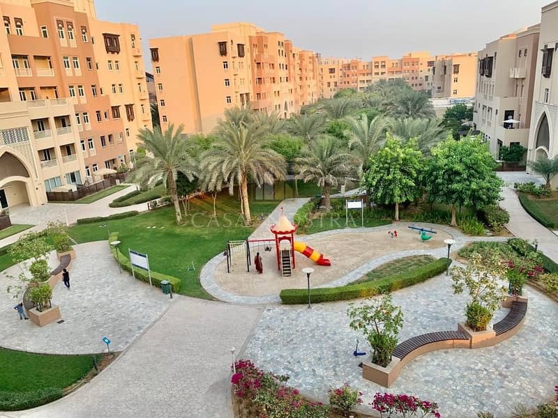 Facing to Park Large 3BR+Maids with Closed Kitchen Facing to Park Large 3BR+Maids with Closed Kitchen