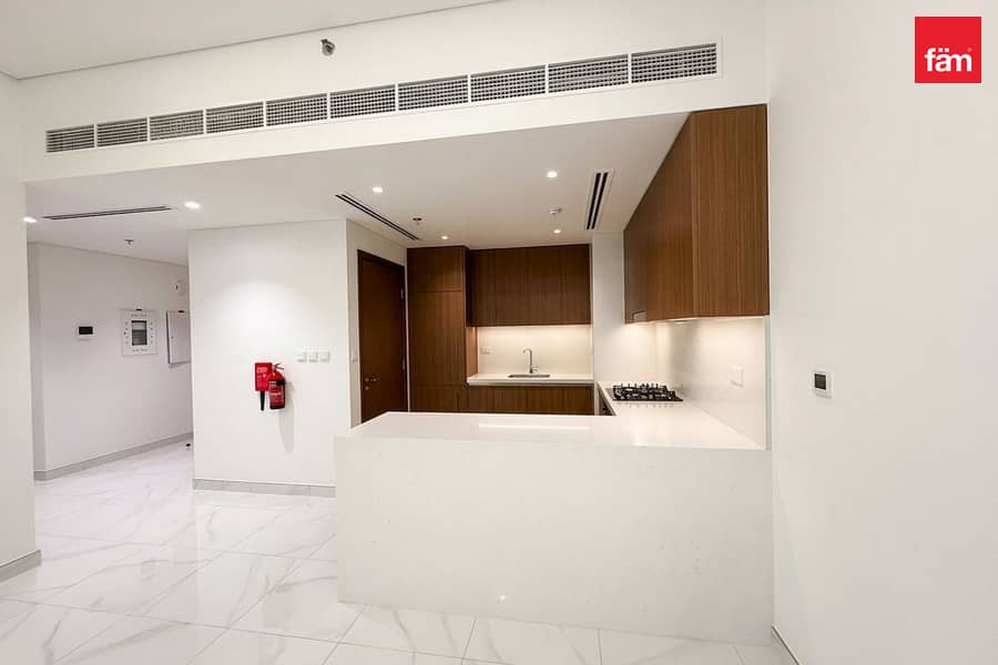 Close To Metro | Pool View | Brand New Close To Metro | Pool View | Brand New