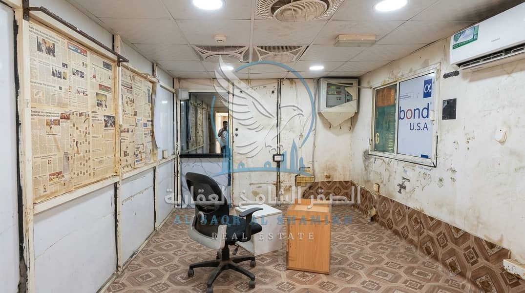 8 مستودع للإيجار في الصناعية 4 بمساحة 8,000 قدم² وكهرباء 90 كيلوواط. . jpeg