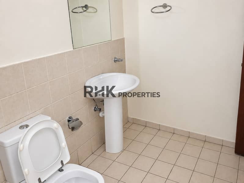 10 Natural bathroom with tub and toilet