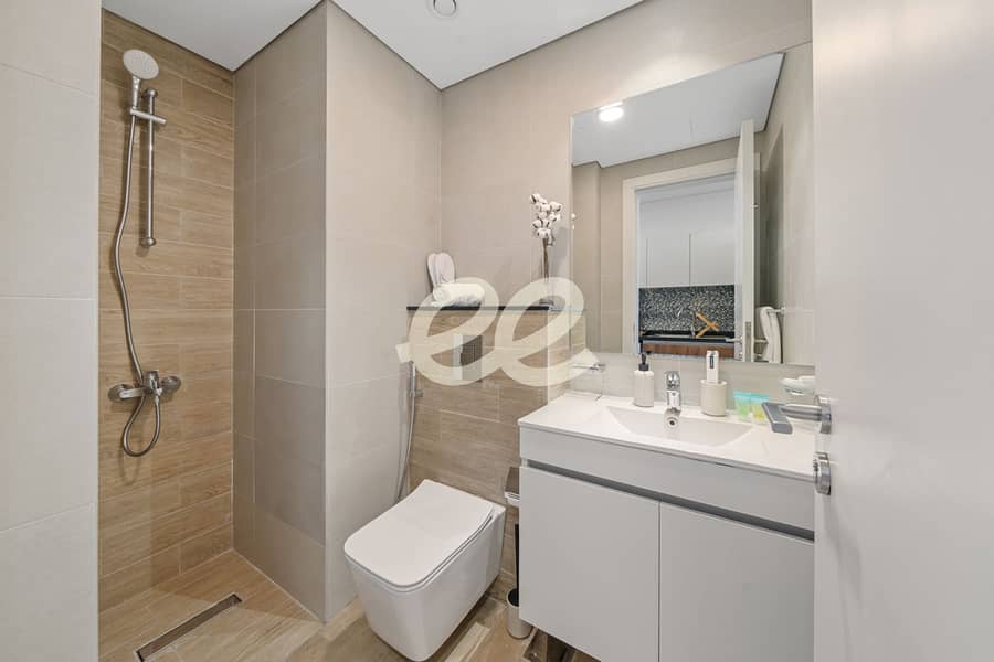 11 Bathroom 6. jpg
