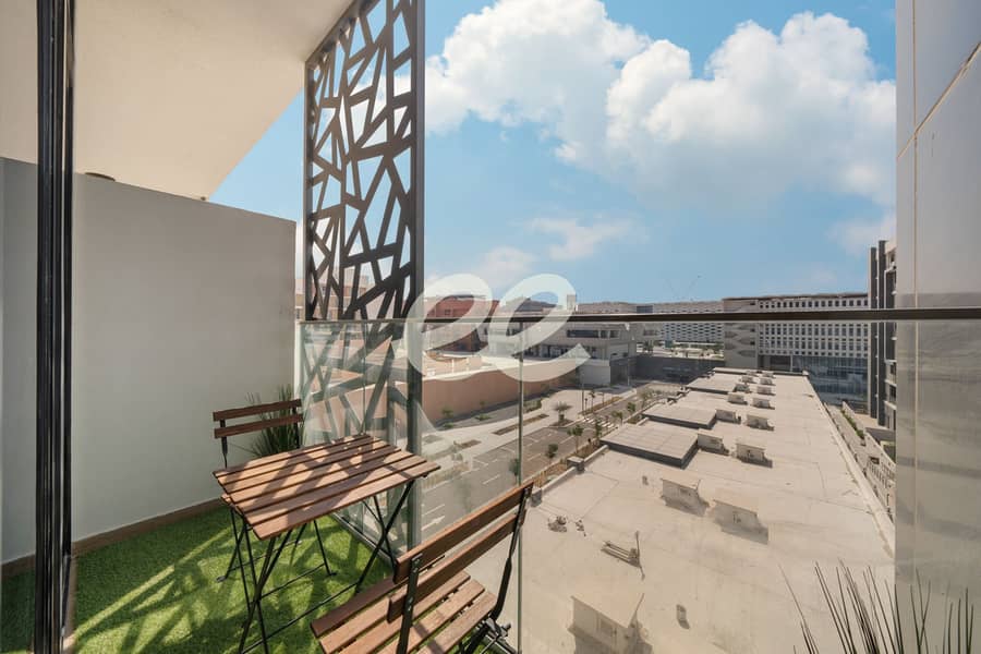 15 Balcony 1. jpg