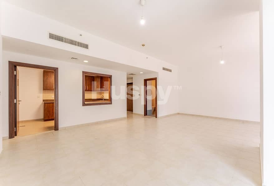 Large Layout | Vacant | Sea Views Large Layout | Vacant | Sea Views