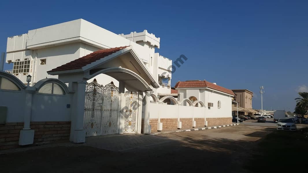 What a deal Villa on two lands, Residencial and Commercial