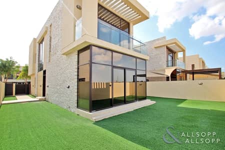 5 Bed TH-D | Single Row | Available Now 5 Bed TH-D | Single Row | Available Now