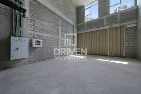 Shop for Rent in Al Wasl, Dubai - Vacant Retail | Stunning Canal View | 4 Cheques Shop for Rent in Al Wasl, Dubai - Vacant Retail | Stunning Canal View | 4 Cheques