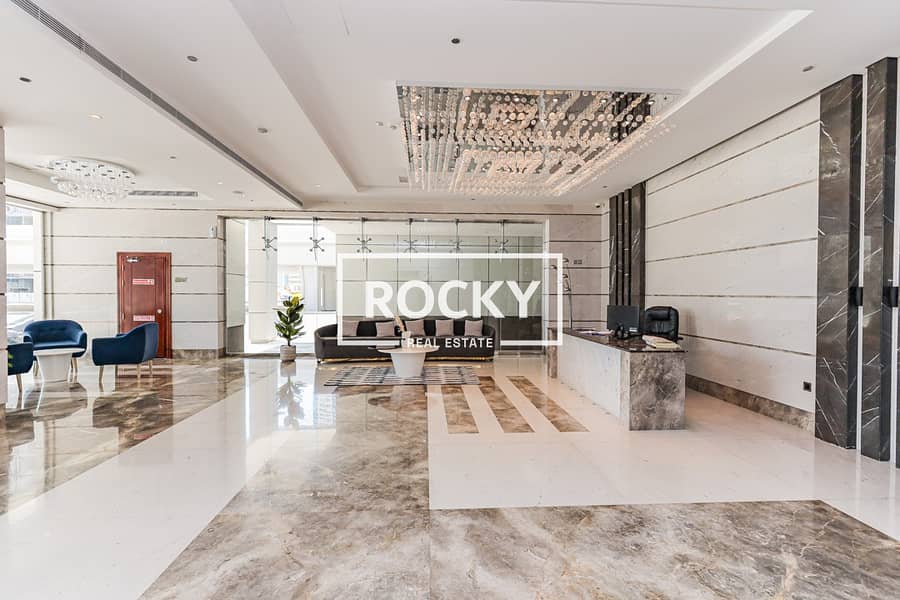 12 Art XVIII - Apartment - Building & Amenities-5. jpg