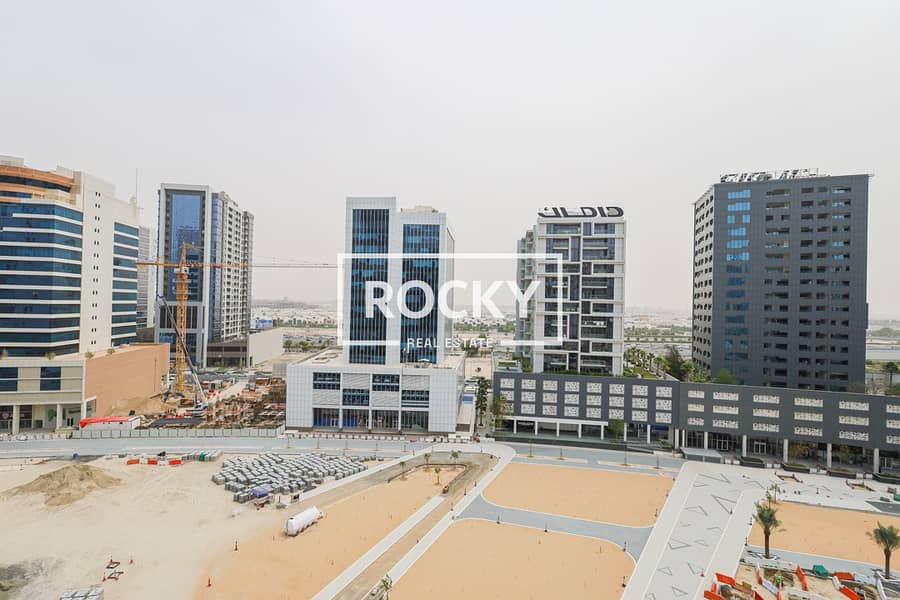 12 Business Bay - Art 18_-16. JPG