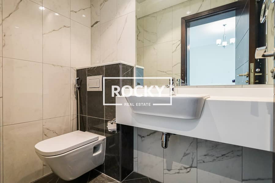 12 ART 18 - washroom (1). jpg