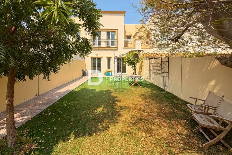 Lake Nearby | Large Plot | Landscaped Garden Lake Nearby | Large Plot | Landscaped Garden