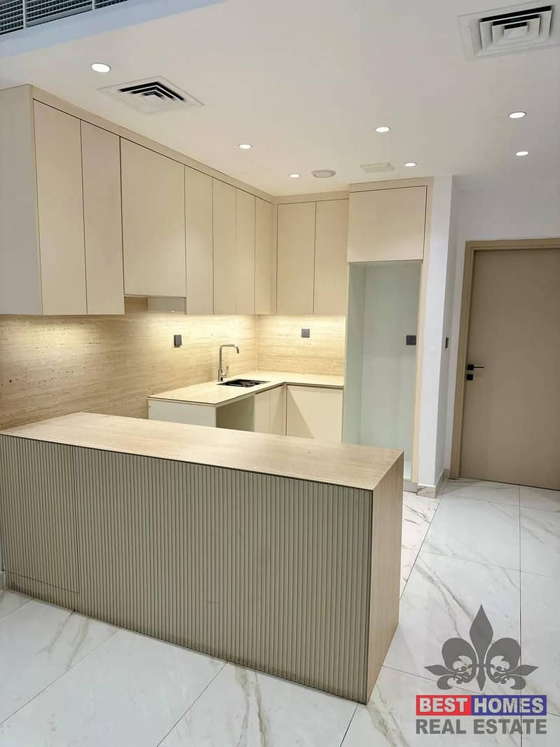 38 ea60bbdf-e418-4929-8756-30547bafcbe7. jpg