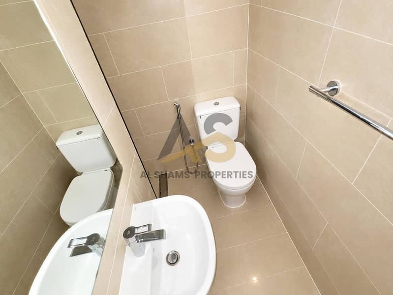 12 1000360106. jpg