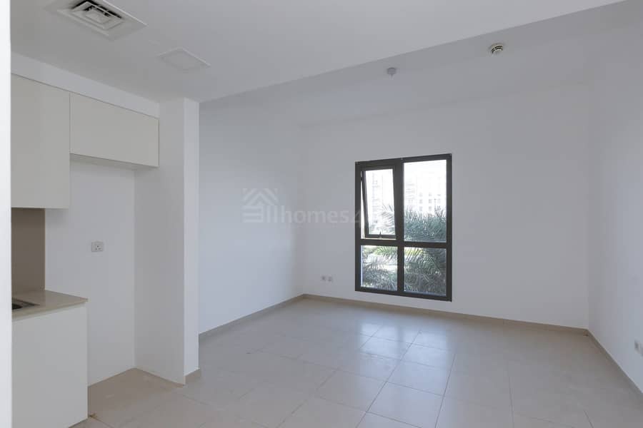 Spacious | Townhouse View | Prime Location Spacious | Townhouse View | Prime Location