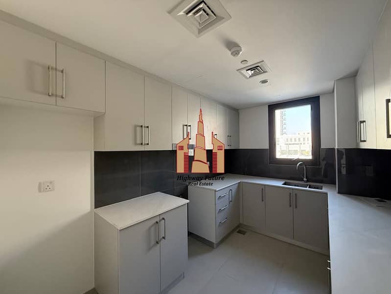 5 c7512b1d-9996-487b-b1eb-c96f47a72890. jpg