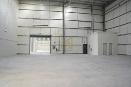 Warehouse zum Miete in Al Sajaa Industrial, Sharjah - b8293719-9260-4d2c-b99a-f24f7b31139f. jpeg