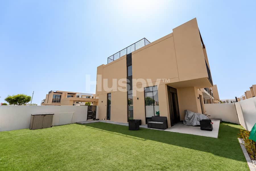 Corner Plot | Landscaped | Open Layout Corner Plot | Landscaped | Open Layout